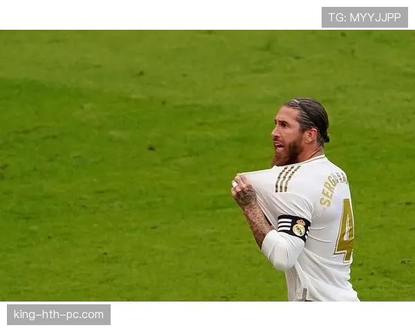 拉莫斯球场像打仗，家里却像宫殿，刷到照片那刻我懵了